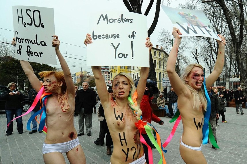 Украинские активистки Femen
