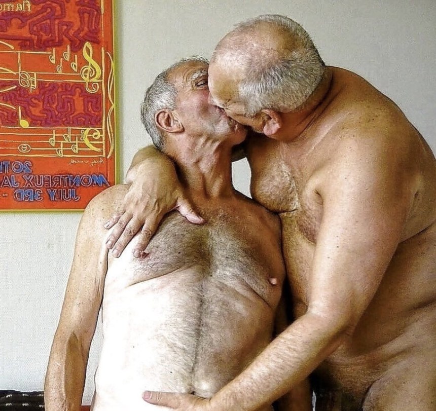 Older gay grandpa fucking a younger gay man