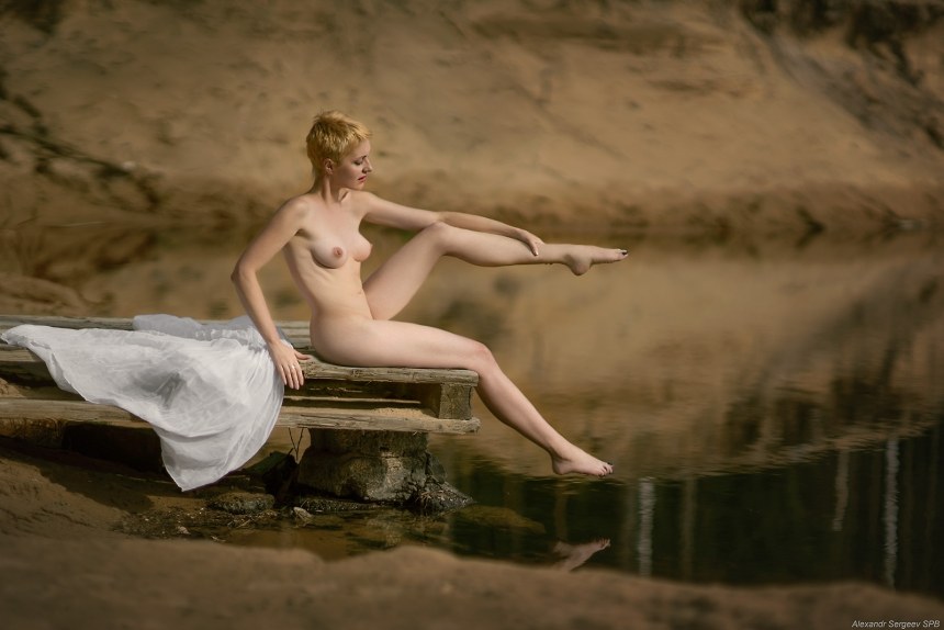 Купальщица ню фотосессия