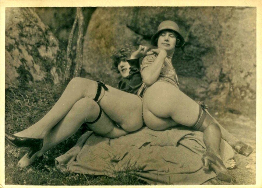 Первая эротическая фотосессия