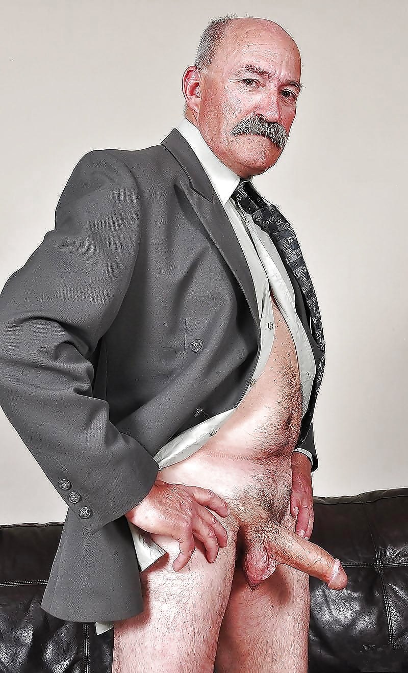 Handsome Silver Daddy большой хуй