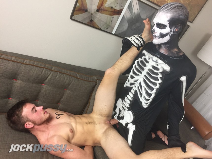 Голые мужики в Хэллоуине xxx