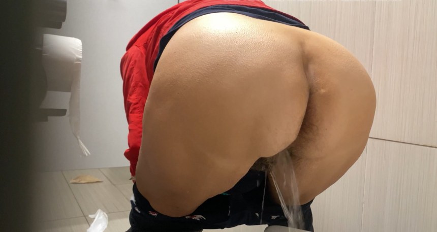 Gas Station Toilet voyeur XIX bbw Latina (Porn