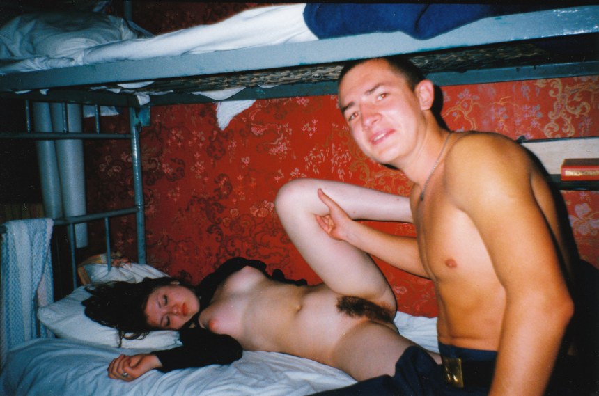 Пьяные девки в общежитии