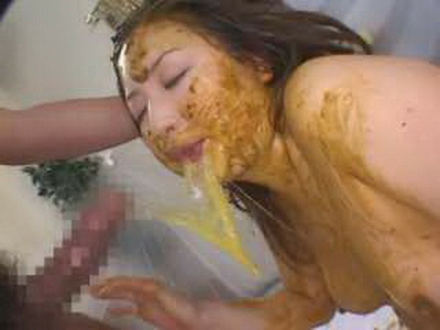 Пьяные голые женщины блюют